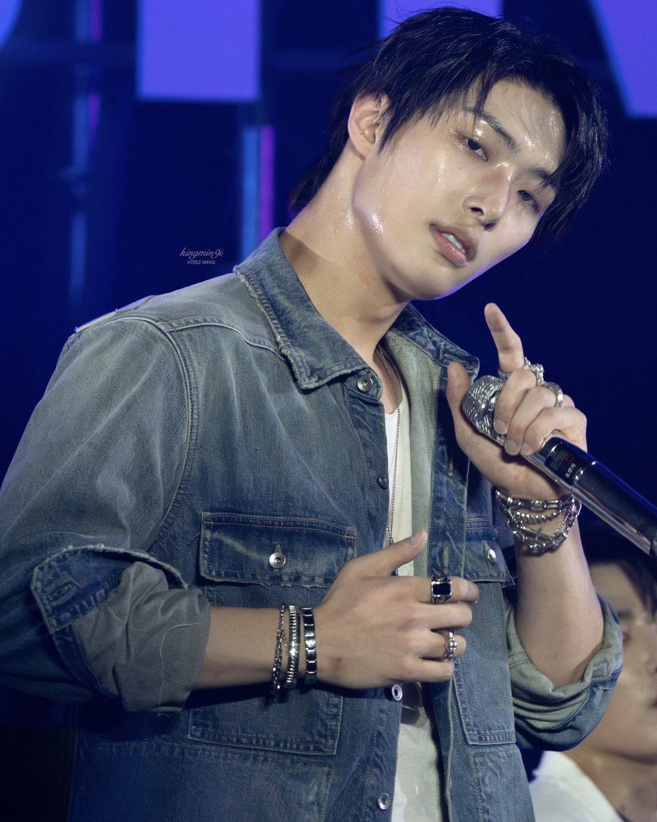 kingmin9i's tweet photo. 260920 ATA festival
#ATEEZ #mingi #민기 https://t.co/542OnFQqWO