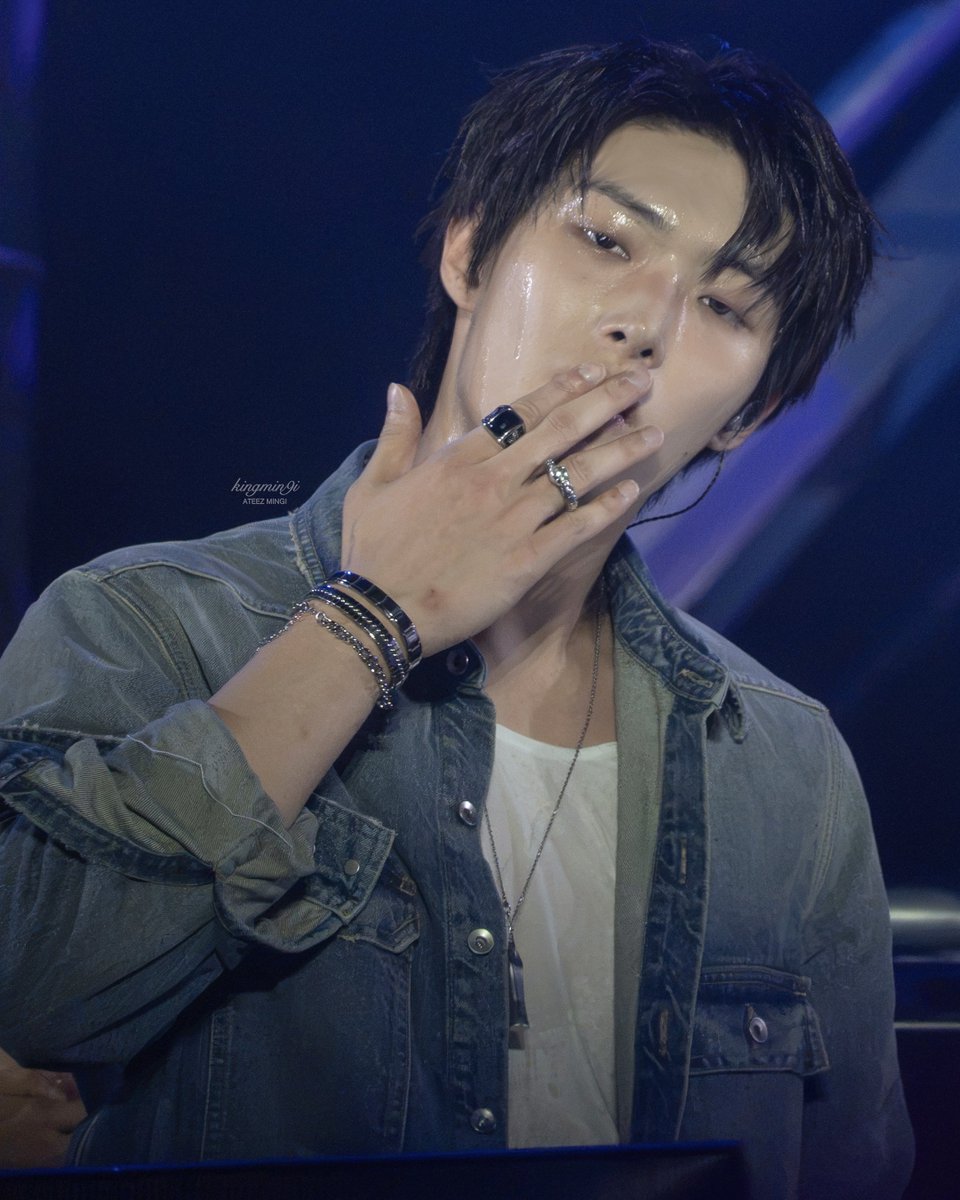 kingmin9i's tweet photo. 260920 ATA festival
#ATEEZ #mingi #민기 https://t.co/542OnFQqWO