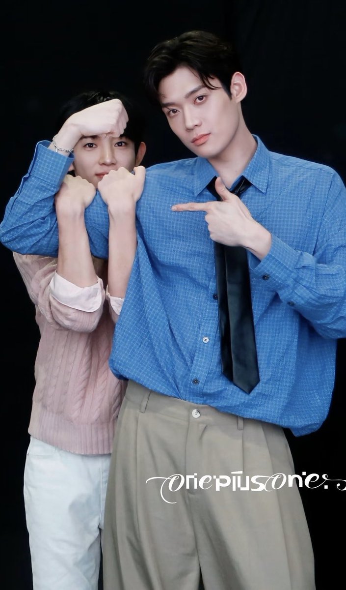 boyslovehub's tweet photo. #YoonWoo serve the perfect height difference in photos from a recent fan meeting. https://t.co/PKwD5hz3IN