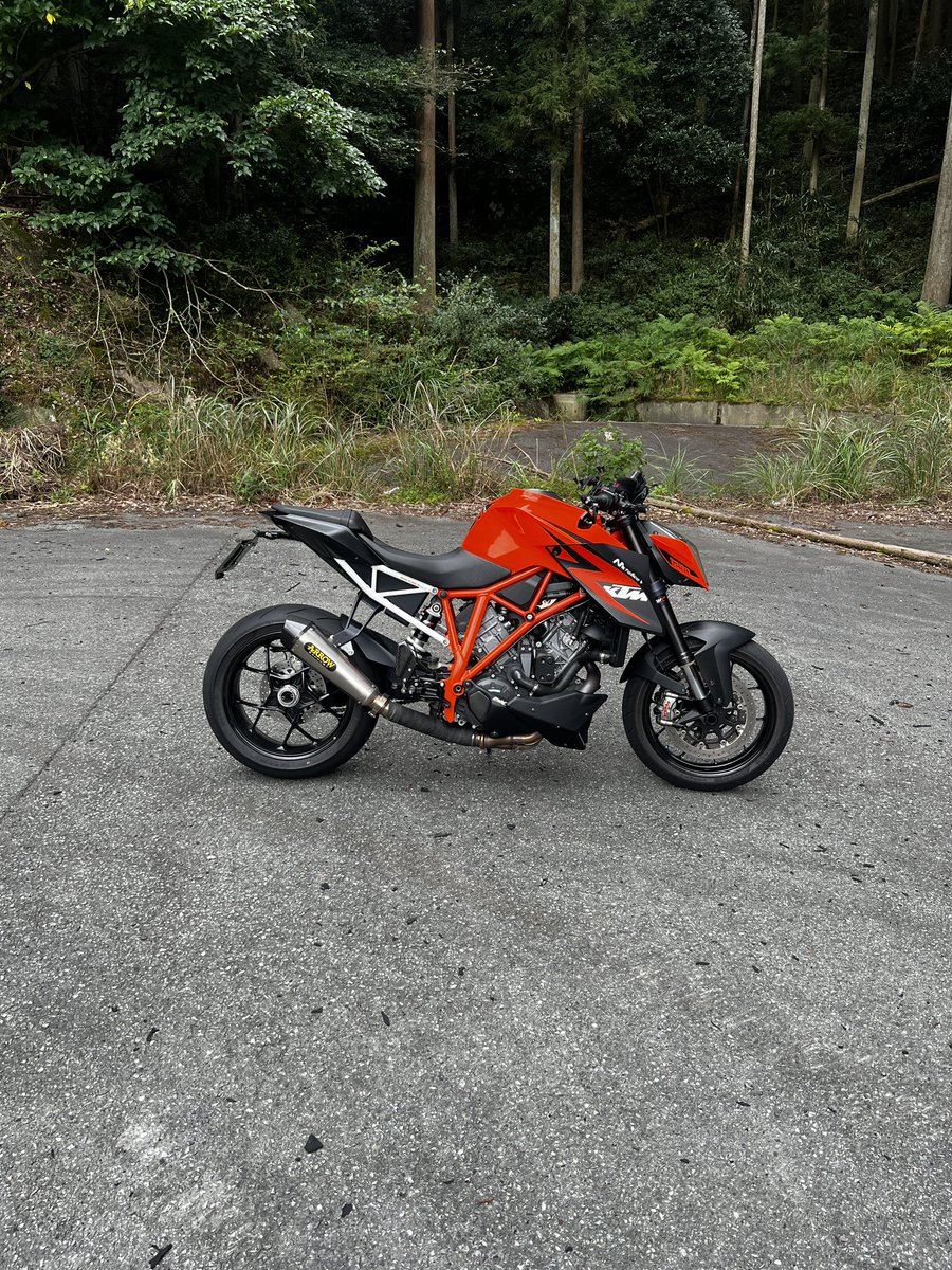 1882io's tweet photo. あっち https://t.co/HXxcer6wtN