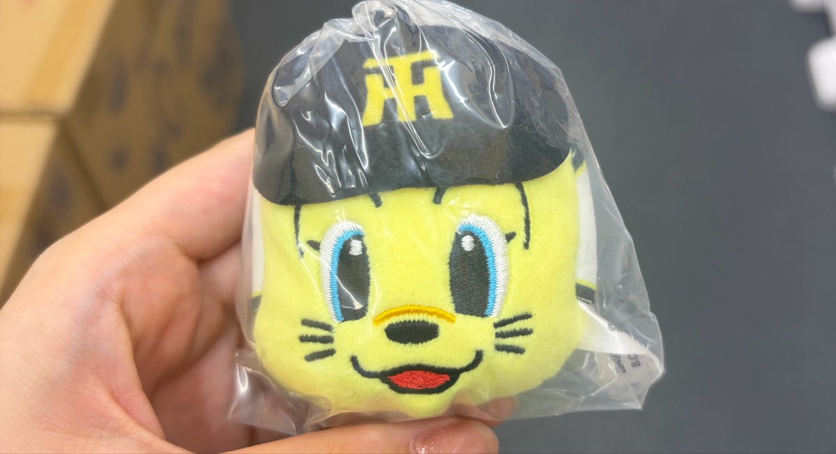 jn1_nn's tweet photo. ガチャガチャ プロ野球マスコット フェイスぬいぐるみ 交換

【譲】トラッキー
【求】ジャビット

郵送交換のみ https://t.co/akH80I6CVV