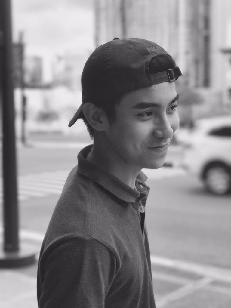 summerof_brent's tweet photo. dito muna ako sa younger LoverBoy

IST BRENT FUNALO MONDAY https://t.co/M2RMEVpMeU
