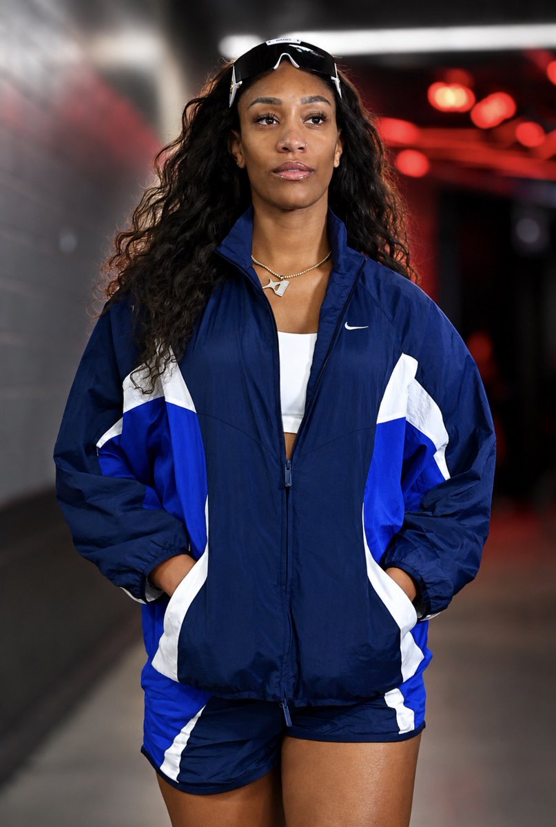 trendyhoopstars's tweet photo. A’ja Wilson’s last seven games:

32 PTS | 7 RBS | 1 AST | 2 STL | 1 BLK
27 PTS | 14 RBS | 3 AST | 2 STL | 4 BLK
20 PTS | 3 RBS | 4 AST
27 PTS | 7 RBS | 7 AST | 2 STL | 1 BLK
27 PTS | 8 RBS | 2 AST | 1 STL | 2 BLK
29 PTS | 7 RBS | 5 AST | 1 STL | 2 BLK
30 PTS | 8 RBS | 4 AST | 3 STL | 1 BLK

👑✨