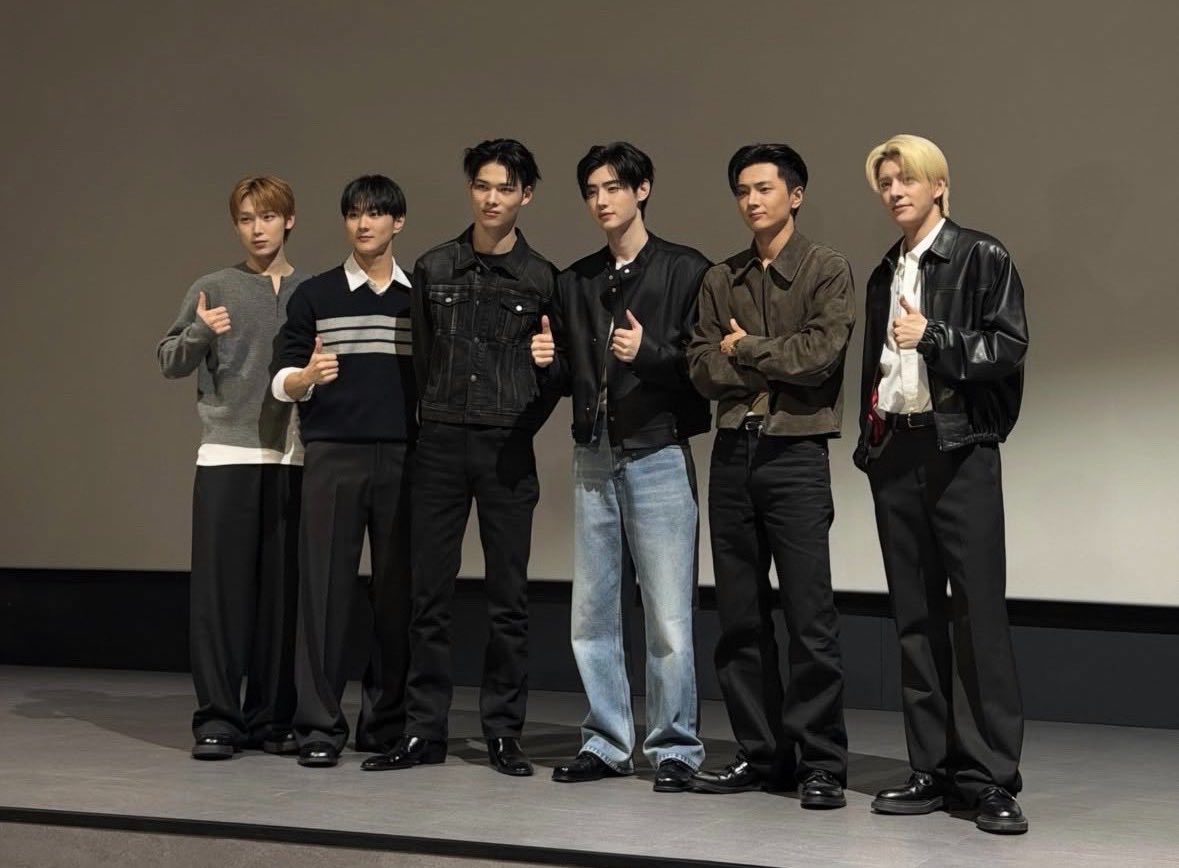 silentarchvie's tweet photo. my pocketz are really pocketz size🥺 https://t.co/NkhGY0iFx3