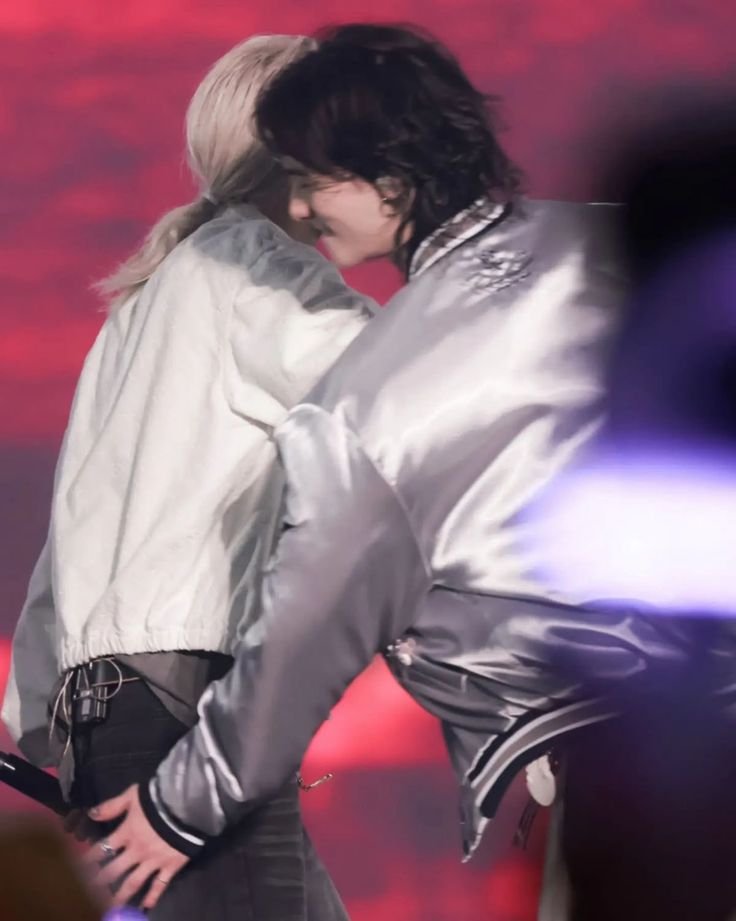 HyunLixLover20's tweet photo. Yes Pinterest, I'm very very interested thanks 💖✨❤️‍🔥🫦 https://t.co/2dbGyRD1xA
