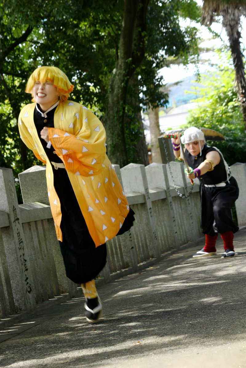 mame_sora028's tweet photo. 【鬼滅の刃cos】我妻善逸

冨岡義勇: ねるしさん@NeRuSi_cos
宇髄天元: 梅香さん@UMEnoZi_3

📷: れいらパイセンさん@r_e_i_r_a_ 
📷: 淘汰さん@tohtaxx https://t.co/t683w732Vg