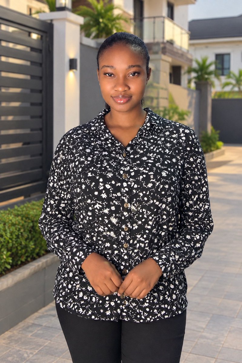 ewura__abena's tweet photo. Welcome to a new week. May this week be good to you and me. May it bring us peace, favour, and beautiful things. 🤍🖤 https://t.co/wXWO5Po2Vw