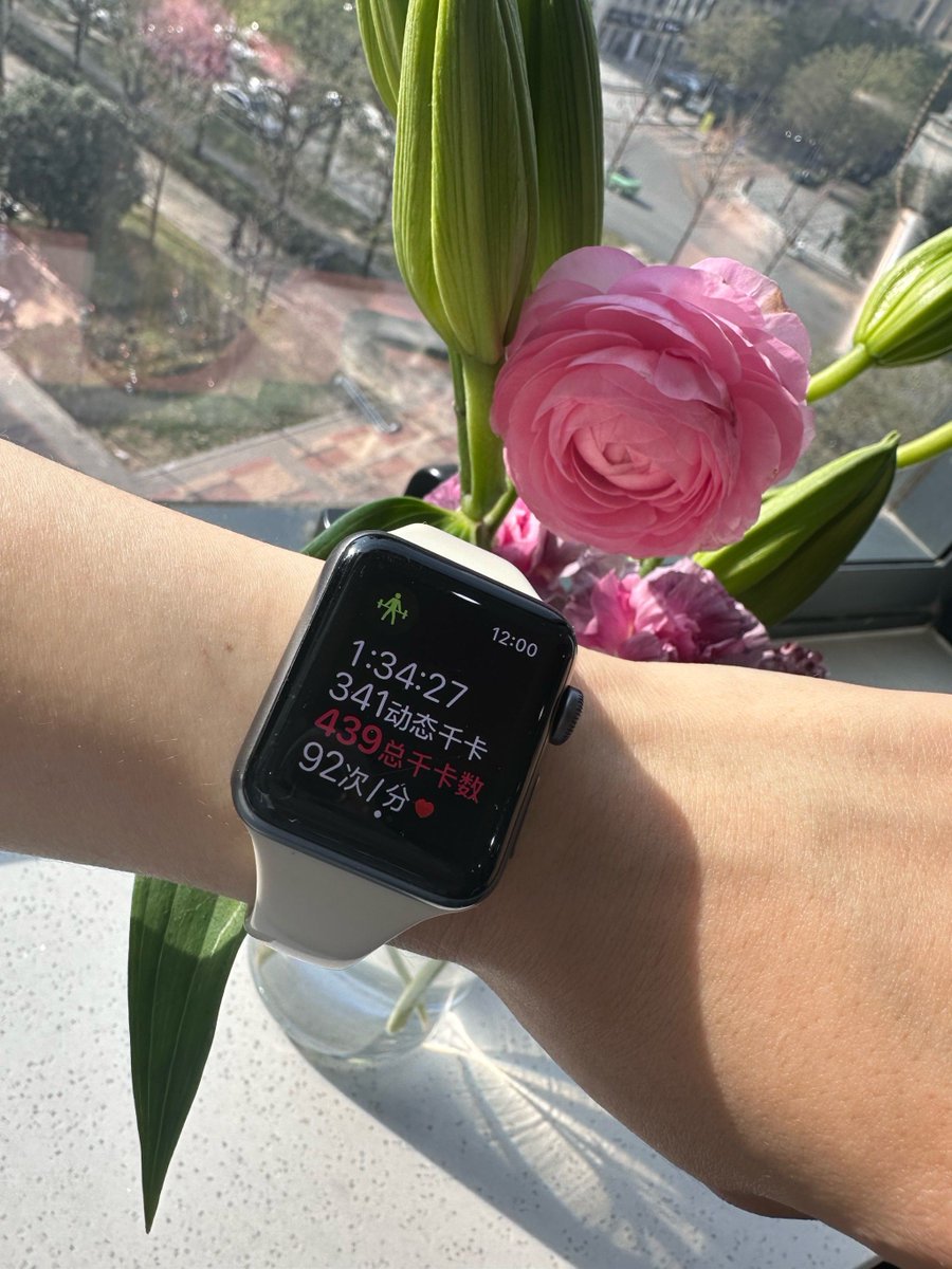 Rusdima64489492's tweet photo. Adjusted my alarm + bed time by 30 mins this week—small step for wakefulness, big win for energy! No more hitting snooze u0026 dragging through mornings. #HealthyRoutine #SelfCare https://t.co/VsirxuZrfR