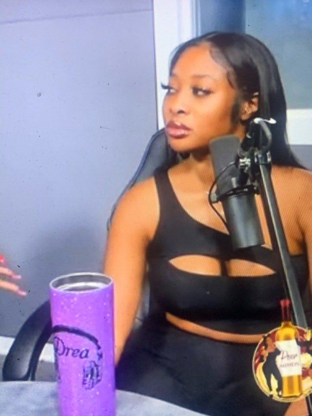 southernmusee's tweet photo. ౨ৎ 𝓅𝓇𝒶𝒹𝒶 𝓅𝓇𝒾𝓃𝒸𝑒𝓈𝓈 ౨ৎ

andrea. | parody. | podcasting + modeling. 
all are welcome. 🤘🏾 https://t.co/1bpD62Rfxd