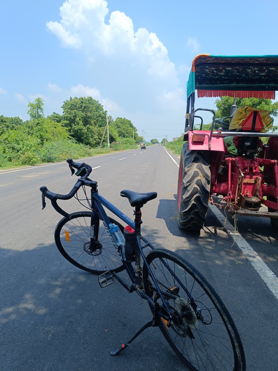nish_builds's tweet photo. 158 km on a bicycle.

Broken, painful elbow.

36+ hours with almost no sleep.

2 absolute crackheads for company.

Darkness, sunlight, scorching heat, clouds, and rain. Saw it all, except snow.

A weekend of pure adrenaline. https://t.co/R8PmV3Hjpk
