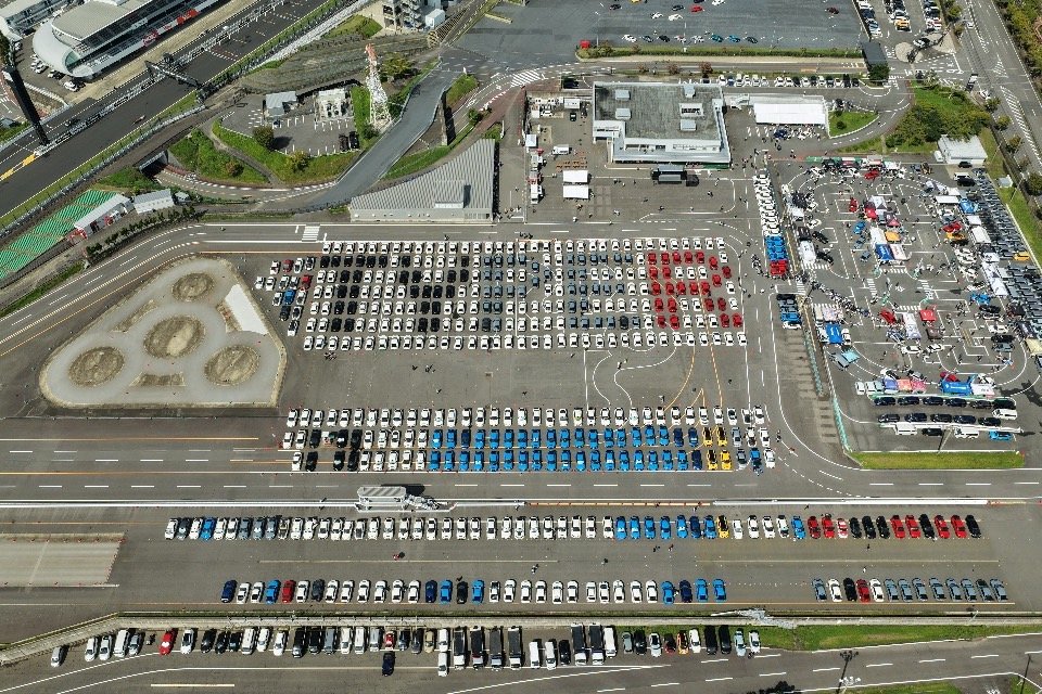 hondatyper_wm's tweet photo. みなさまの駐車搬入ご協力のおかげで
TYPERを鈴鹿に描くことができました！！ https://t.co/TJ588BcEkl