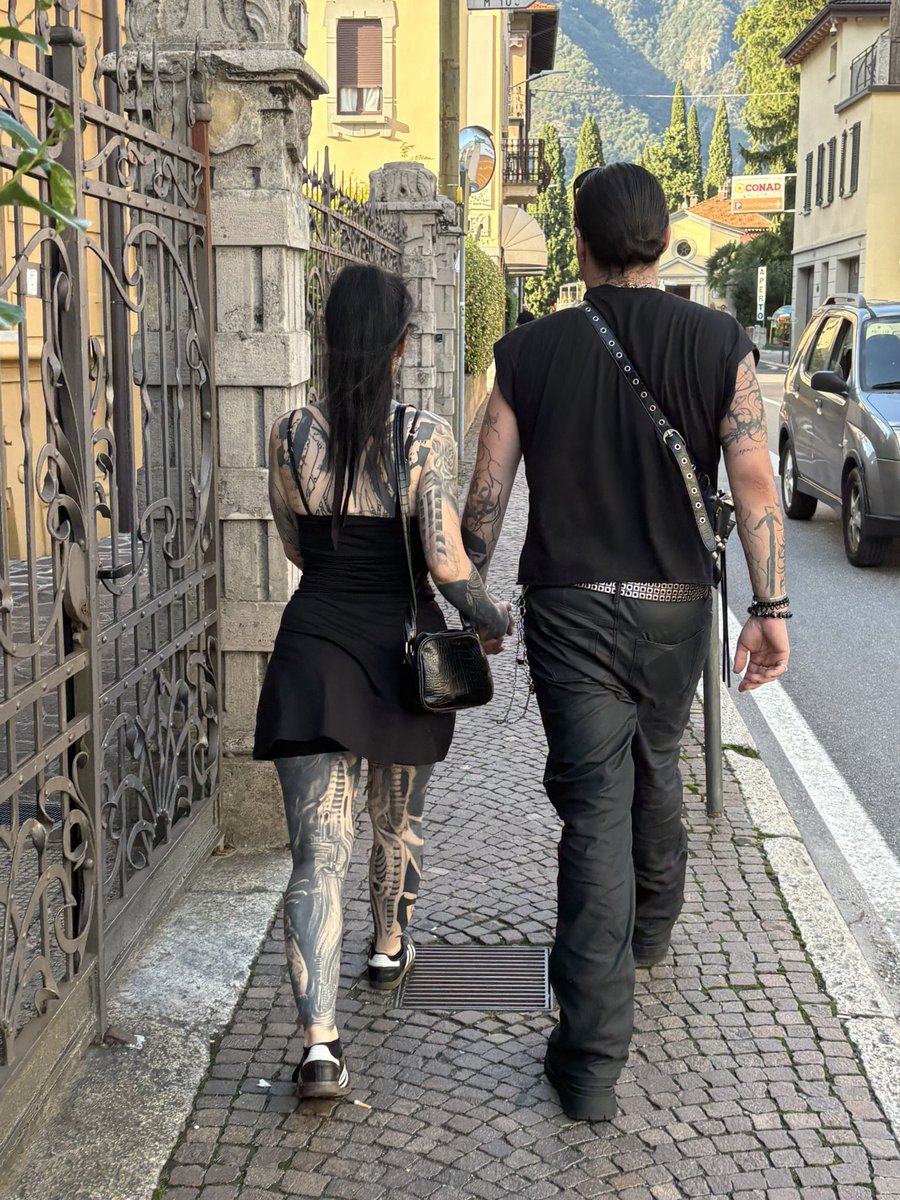 mapurchin's tweet photo. @atensnut @TaraBull Spotted in Lake Como https://t.co/TgE1gusWyZ