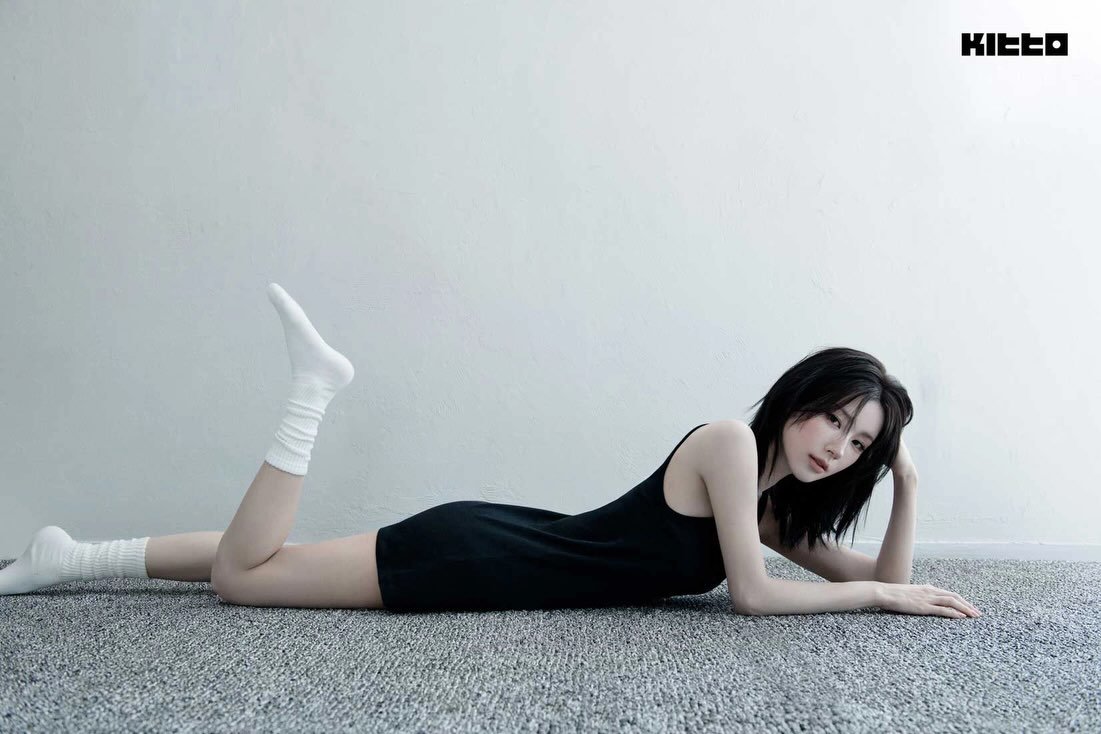 miyeonrc's tweet photo. ⋆｡°✩ some days I choose to move gently, let the silence settle around me, and remember that stillness is its own kind of luxury. no rush, no audience, just me and the quiet. ♡ https://t.co/FkDhfdxN9k