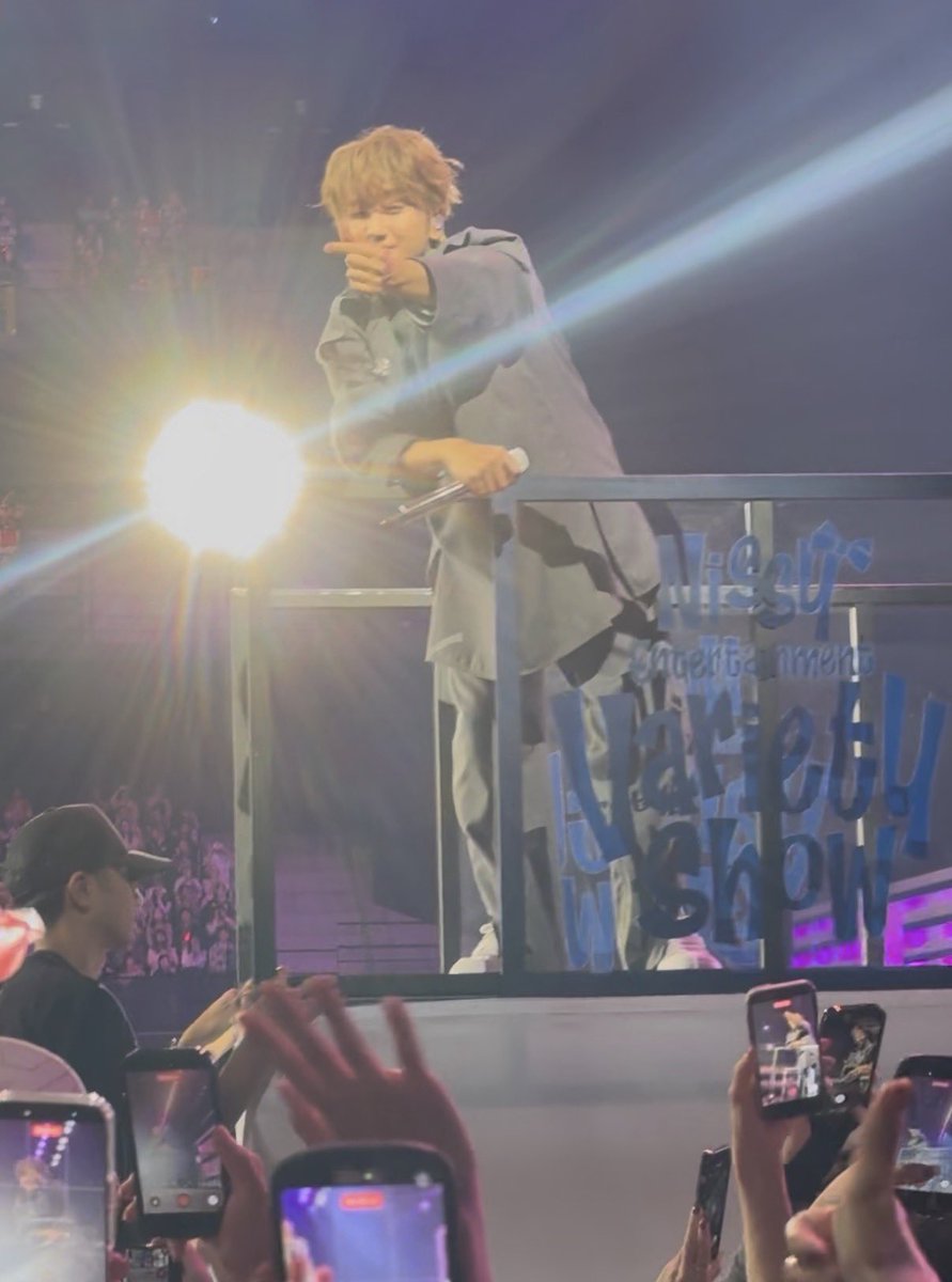 nissy_aaa_1017's tweet photo. 昨日のプレミアム最高に楽しかったので23日席はどこでも良いのでだれか1枚譲ってください😂 https://t.co/9Juhe3yIxW