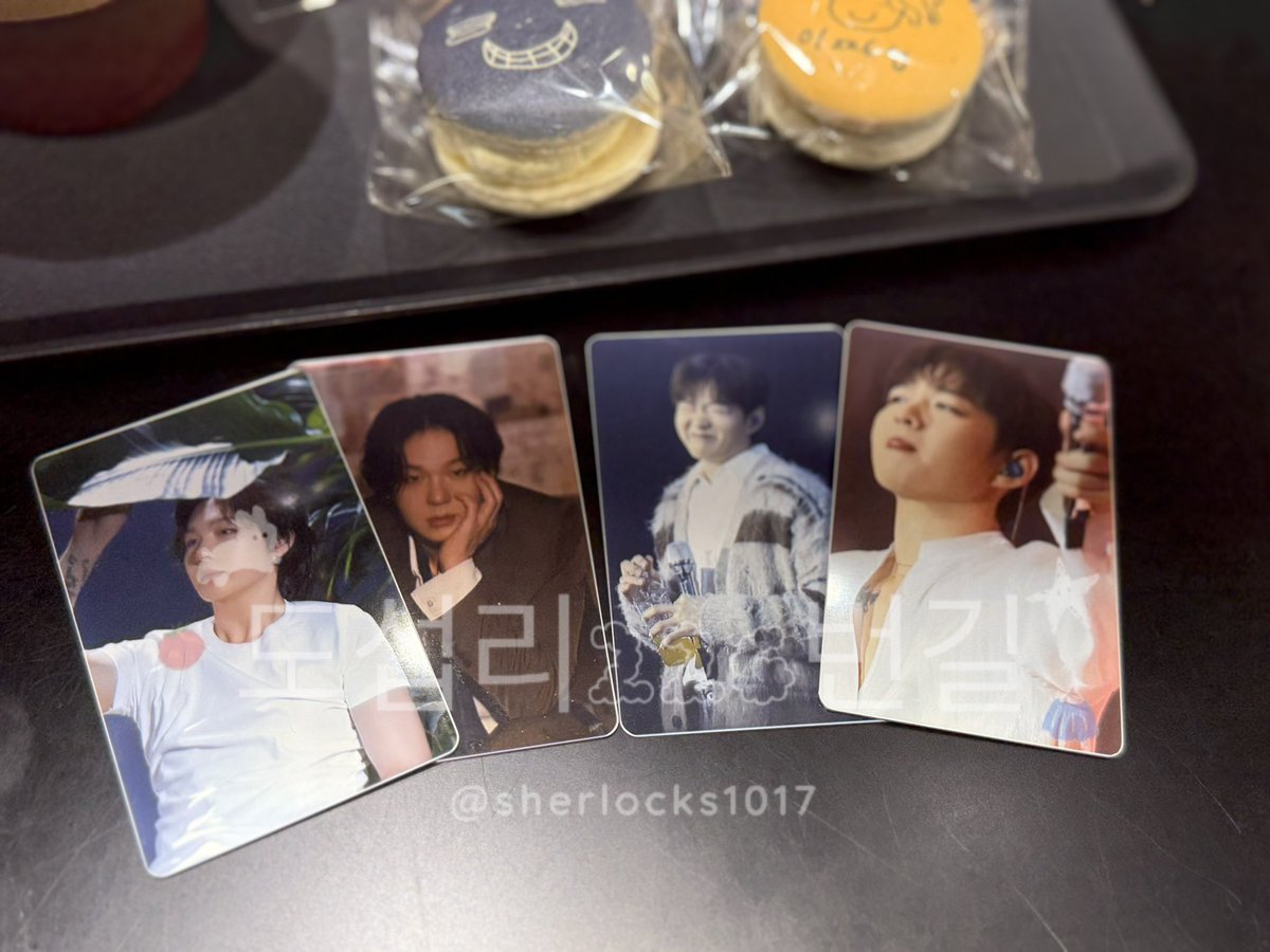 sherlocks1017's tweet photo. 서울콘때 찍은 사진도 뽑아봤는데
가까이보니 화질이 영.....😅 https://t.co/6AvrcdCN58