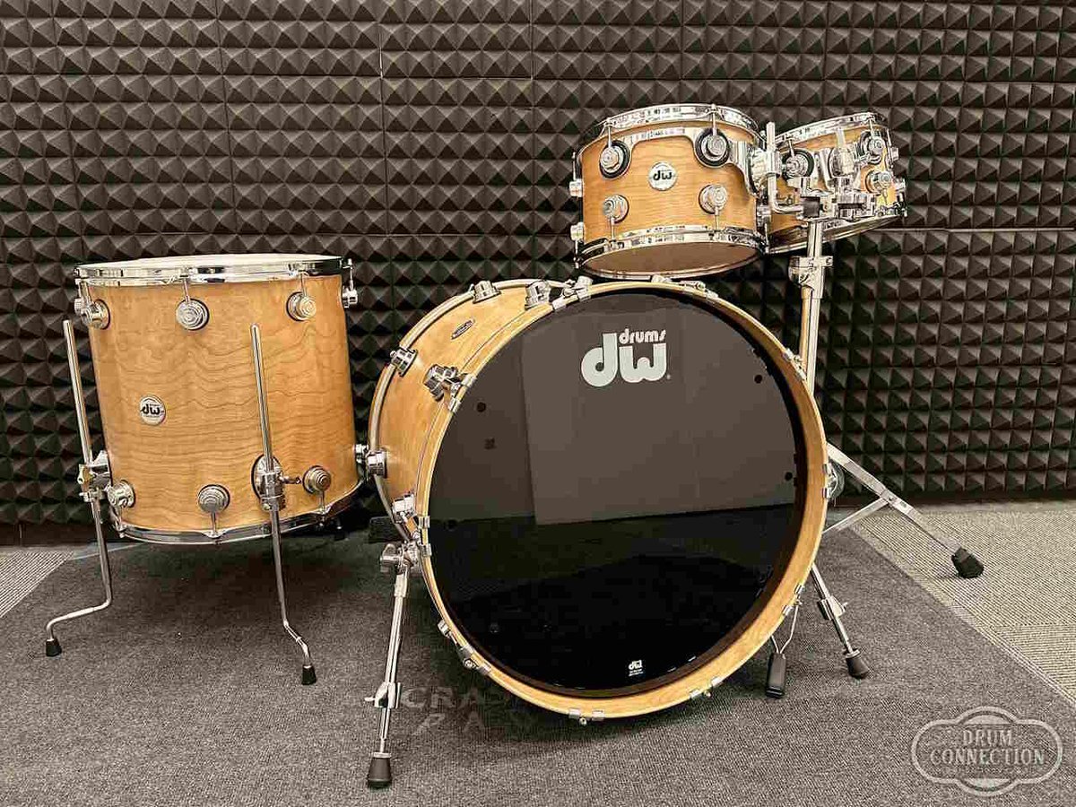 OchaDrumC's tweet photo. 【🔥台風の日にオススメな一台🔥】

「dw Collector's Pure Cherry 4pcs Kit」

只今絶賛セール中です！
DWの魅力が詰まったドラムセットです✨

通販サイトはこちらから↓↓↓
https://t.co/jkbWSjtHeR https://t.co/pelTcoY3NN