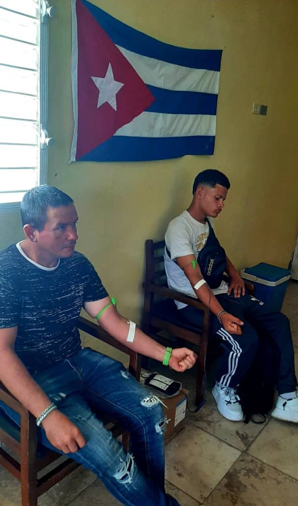 JatDpto's tweet photo. Más que una estadística, la donación de sangre en #Jatibonico es un símbolo del altruismo y la solidaridad que definen a su pueblo. Cada donante anónimo extiende el brazo para regalar vida, encarnando un gesto profundamente humano que trasciende lo individual. https://t.co/xOjuh9b2UY