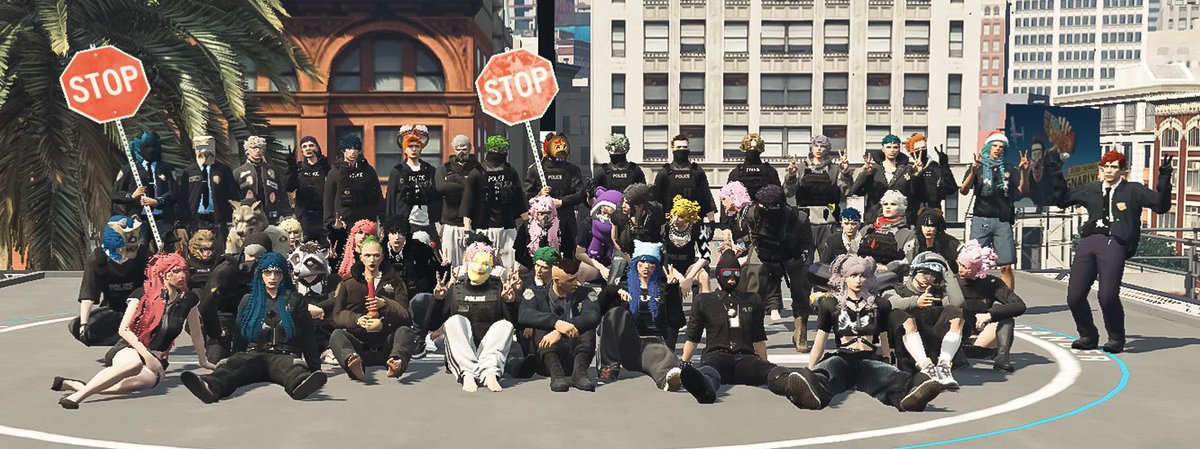 noon16493695's tweet photo. #SURGEtown 2週間めちゃくちゃ楽しかった！！！

警察やって途中闇堕ちしてまた警察戻ってと色々やりましたが良い経験になりました！
本当にありがとうございました！

写真は集合写真とねがさん欠席version https://t.co/3LJYEwKRnP