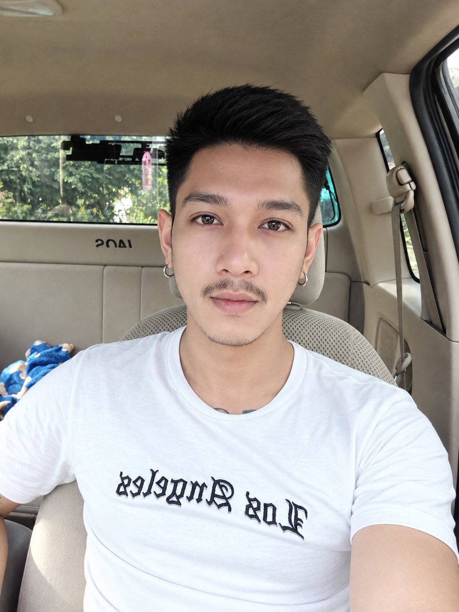 Kanison484381's tweet photo. #หน้าหนวด นิดๆ พอจะพิชิตใจใครได้🤣 https://t.co/fEITE0Opcb