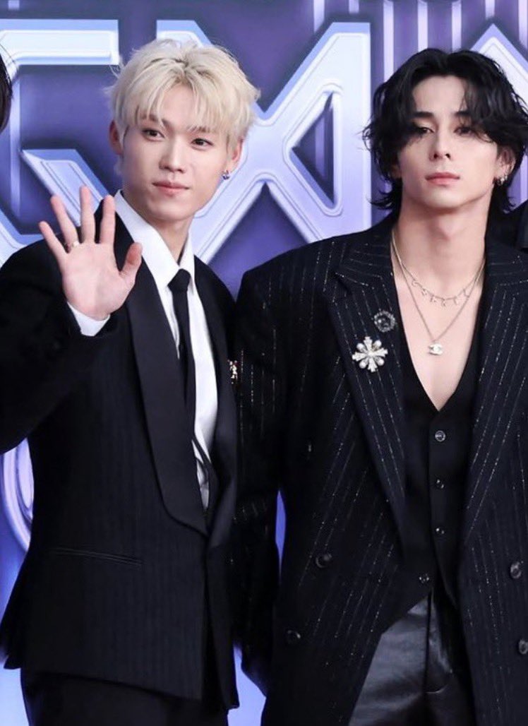 hiroto_mini928's tweet photo. 初期のキム西💛🖤前髪Bro.
短髪前髪ありの洸人が好きな柾哉、いちゃいちゃ距離感バグっていて可愛すぎるよ〜

☞大人になったね、キム西🫠

#西洸人
#木村柾哉 https://t.co/BAulGkqurJ