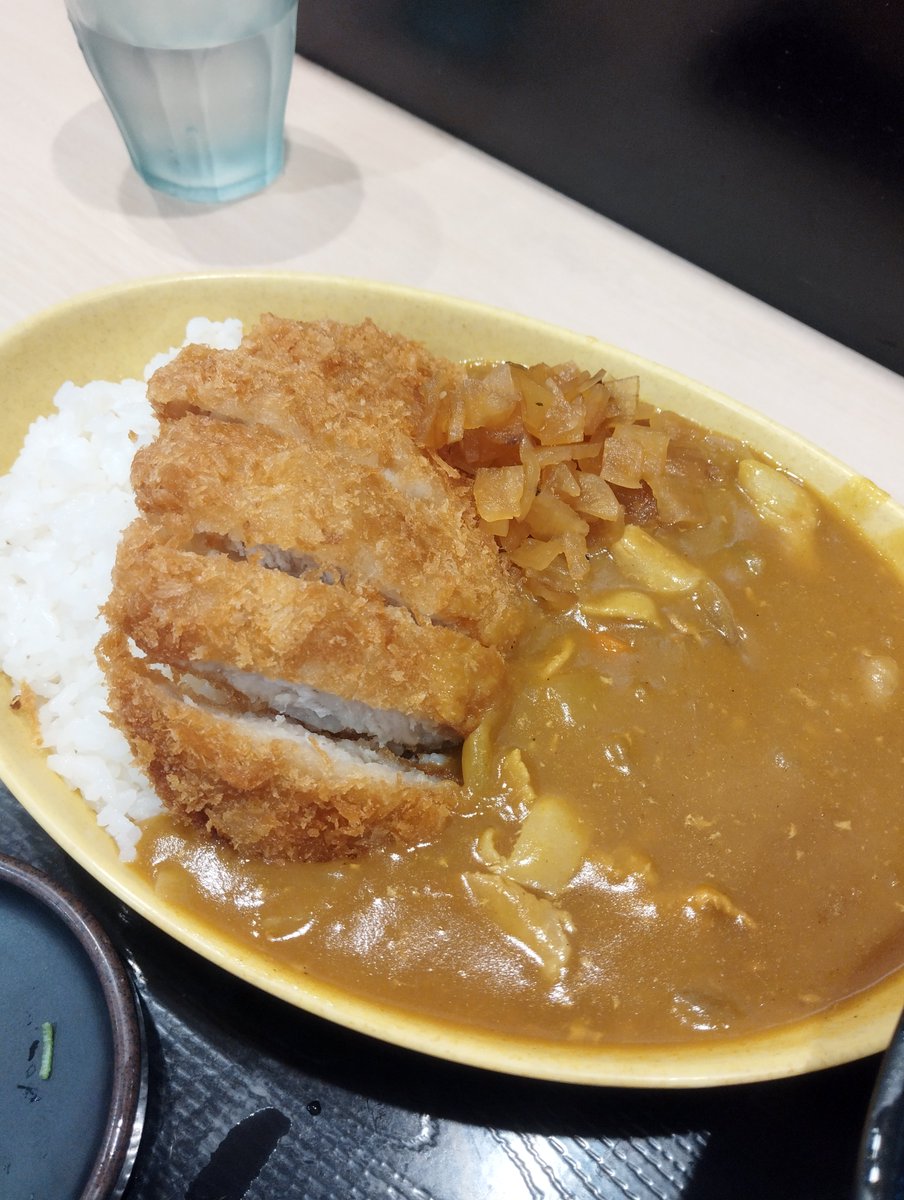 Shuichi5566's tweet photo. ゆで太郎でカツカレーと温蕎麦のセット

カレーは具大きめざく切りで家庭カレー的な懐かしいタイプ

お蕎麦も美味美味😋
満足なセットでした✌

#ゆで太郎
#蕎麦
#カツカレー https://t.co/gtgNfI3aWs