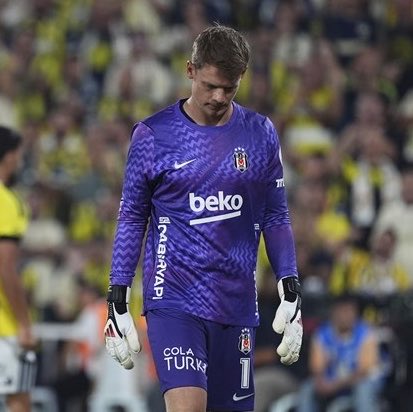 WastieMontage's tweet photo. Sen Almanya’nın birinci kalecisi olacağın sezon Juventus ve City’nin tekliflerine teşekkür edip Beşiktaş’a gel burada seni bir (1) maçta yemeye çalışsınlar YEDİRMEYİZ. https://t.co/6p5FGZ4QxX