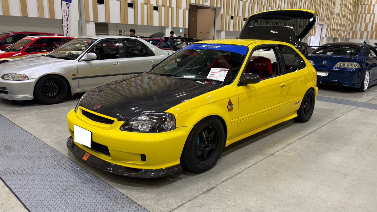 sat_nsx100's tweet photo. やっぱりシビックですわ
NSXは���分のが見慣れているので、普通でした
昭和と平成、良き時代に乗れたのは幸せでした。あの軽く回るエンジンは最高です
（AE86乗ってましたが） https://t.co/0iLndbAys5