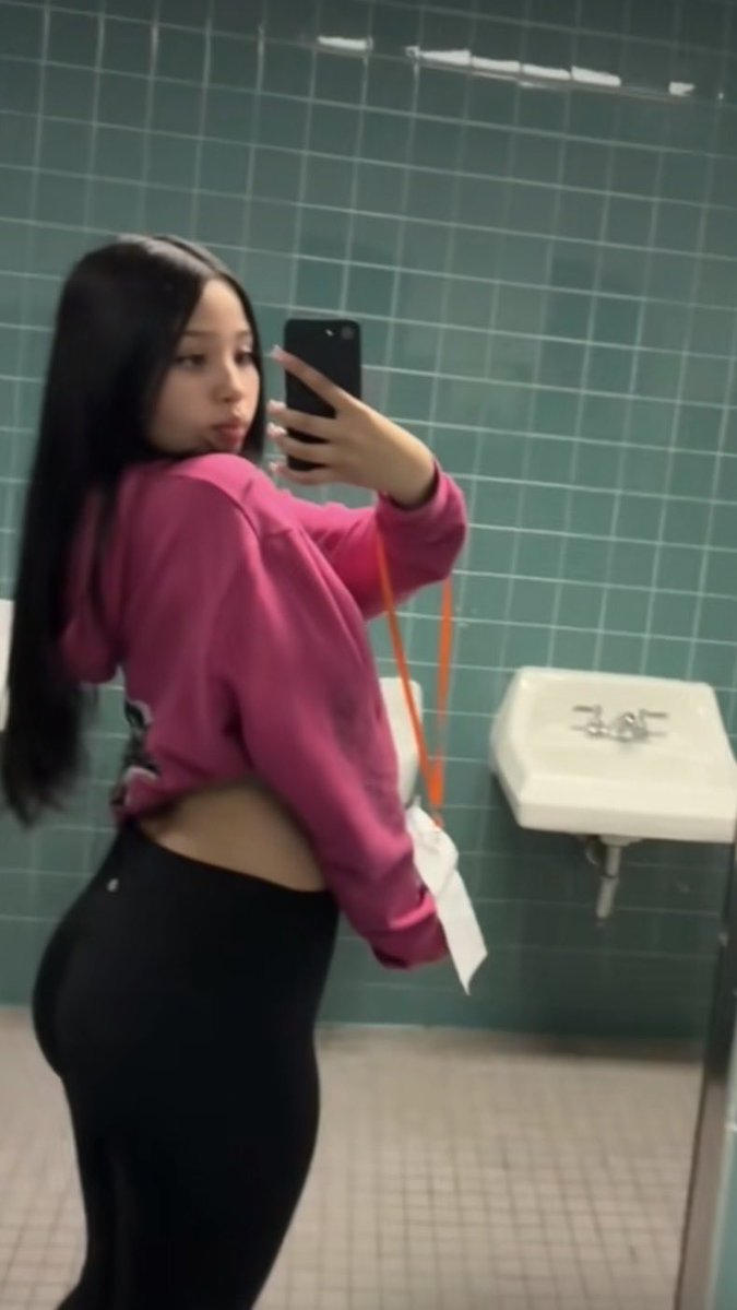 AaleahIniguez's tweet photo. my slutty irl latinas showing ass off for tribss😩 https://t.co/bsx6nHTAsn