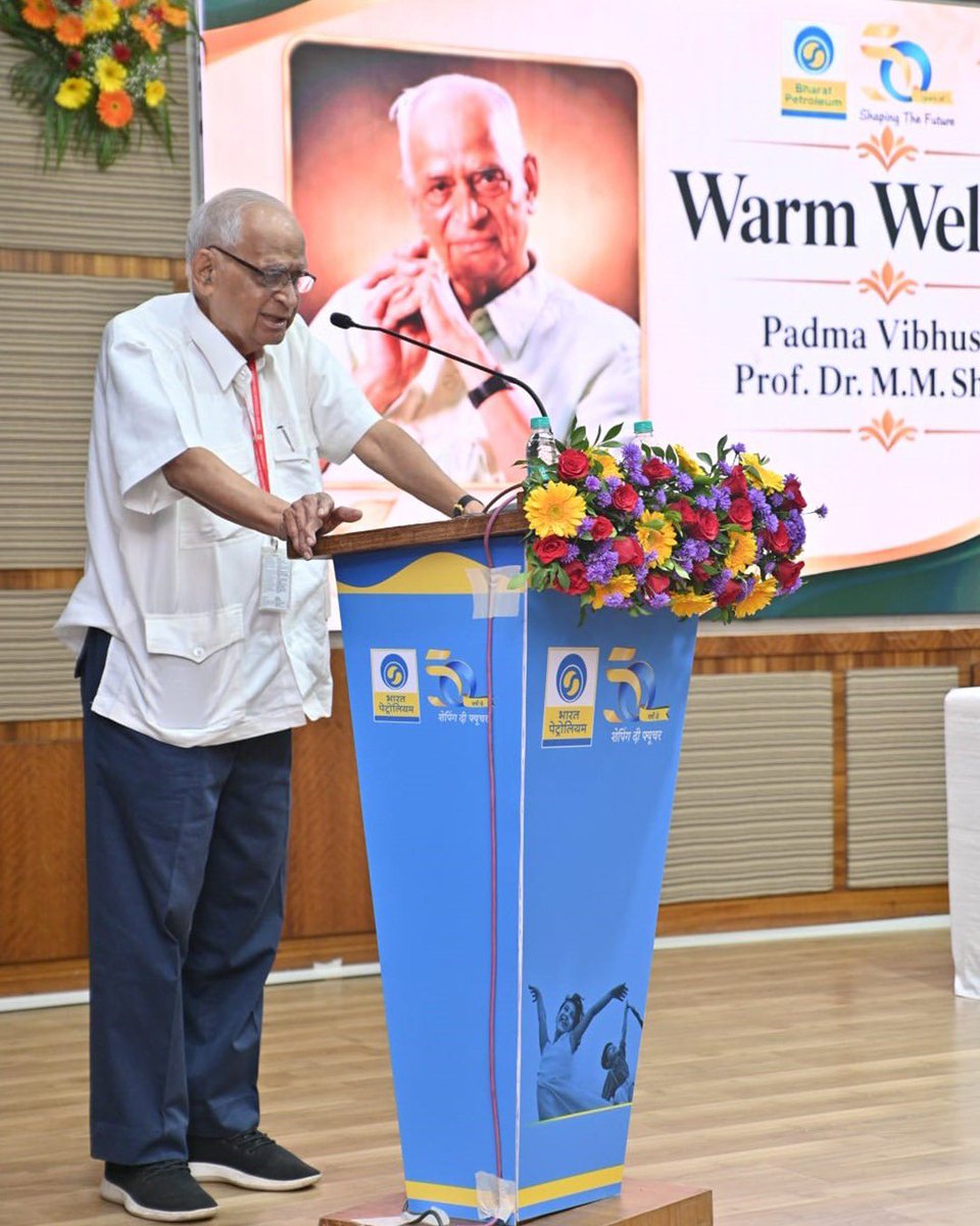 Bpclmrefinery55's tweet photo. BPCL Mumbai Refinery was honoured to host Prof. M. M. Sharma, the Father of Modern Chemical Engineering in India, for a thought-provoking session on the future of refineries, petrochemical integration, emerging technologies, AI and sustainability. Nearly 400 BPCL employees participated across locations.

"Money does not matter. Ideas matter."

#BPCL #MumbaiRefinery #Innovation #FutureOfRefining #ProfMMSharma