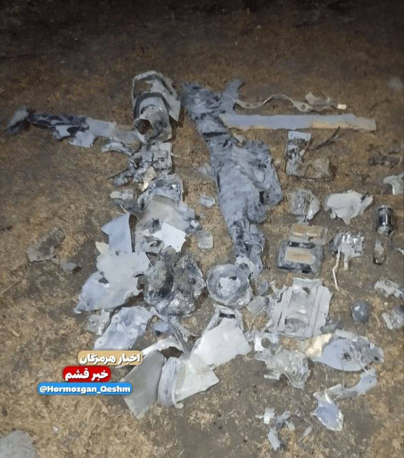 MahalaxmiRaman's tweet photo. 🇮🇷⚡️ — Photos of the #Orbiter-series reconnaissance #UAV shot down by the Islamic Republic of #Iran Air Defense Force above the #StraitofHormuz earlier today.
The UAV was likely launched by IDF UAV launch teams covertly present in the United Arab Emirates or by the UAE themselves. If it was launched by the UAE, it was acquired very recently, as the UAE isn't known to possess this system. Orbiter-series UAVs don't have enough range to go from Israeli territory to the Strait of Hormuz.
