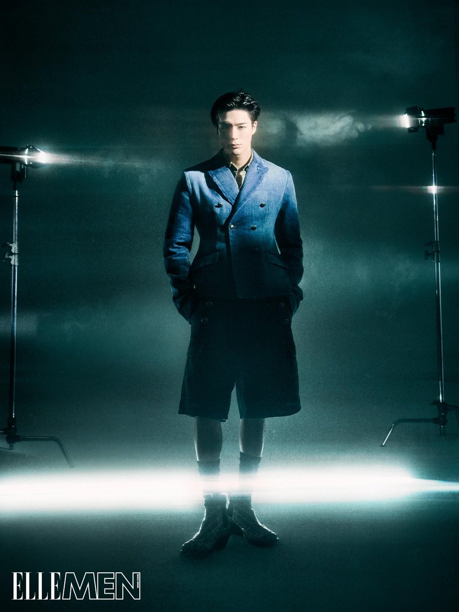 mrryjenroom's tweet photo. Dior Men FW26 สะท้อนภาพคนรุ่นใหม่หัวก้าวหน้า ผ่านการหยิบงานฝีมือชั้นสูงของ Paul Poiret ดีไซเนอร์ระดับตำนานยุค 1920s มาผสานกับความดิบเท่แบบ Indie-rock และ Androgynous พร้อมกับเอกลักษณ์ของ Jonathan ที่บิดสัดส่วนและเล่นกับโครงสร้างเสื้อผ้า จนเกิดเป็นซิลูเอตที่แปลกตา

#ELLEMENHKxJENO https://t.co/ZDkn4zuLSY