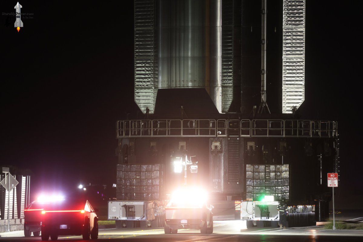 StarshipGazer's tweet photo. Super Heavy Booster 21 rolling out to Starbase TX launch complex pad 2 ahead of Starship flight 14. 

9/20/26 https://t.co/xwKdTHRa5o