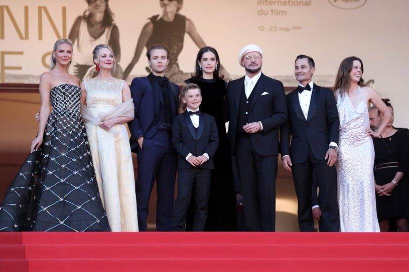 johnntravollta's tweet photo. Back in the states now. Memories of Cannes film festival. https://t.co/9CpKRE0DHX