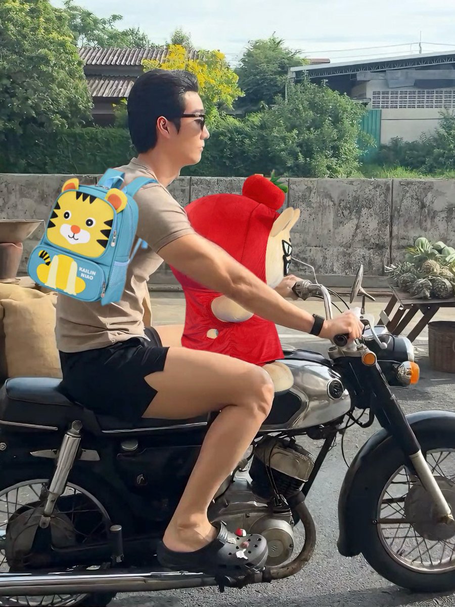 jassminemali's tweet photo. @tomafox_gmmtv Dah jemput gak ketuker anaknya https://t.co/Afe5Qd7Zp1