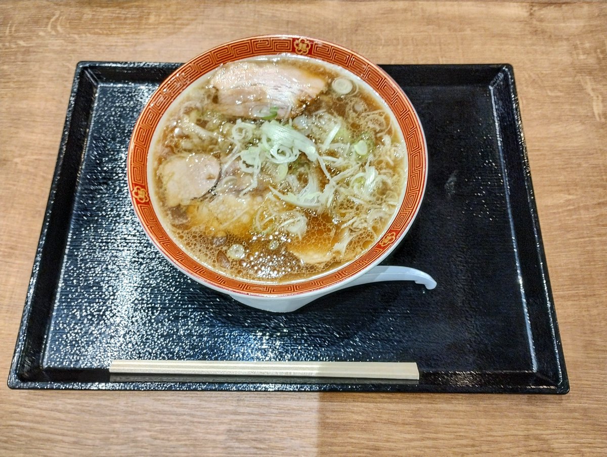 ohkubokz's tweet photo. 麺屋つむぎ亭  つくば店
　太旨らーめん 890円

噛み応えのある極太ちぢれ麺に濃厚醤油スープの組み合わせが旨い！
チャーシューも柔らかで良い👍
生卵1個とワカメとネギのトッピングが盛り放題無料✨
LINEの友だち登録でお代わり自由のライスも無料👍
お腹いっぱい大満足👏 https://t.co/uHuB7A52uk