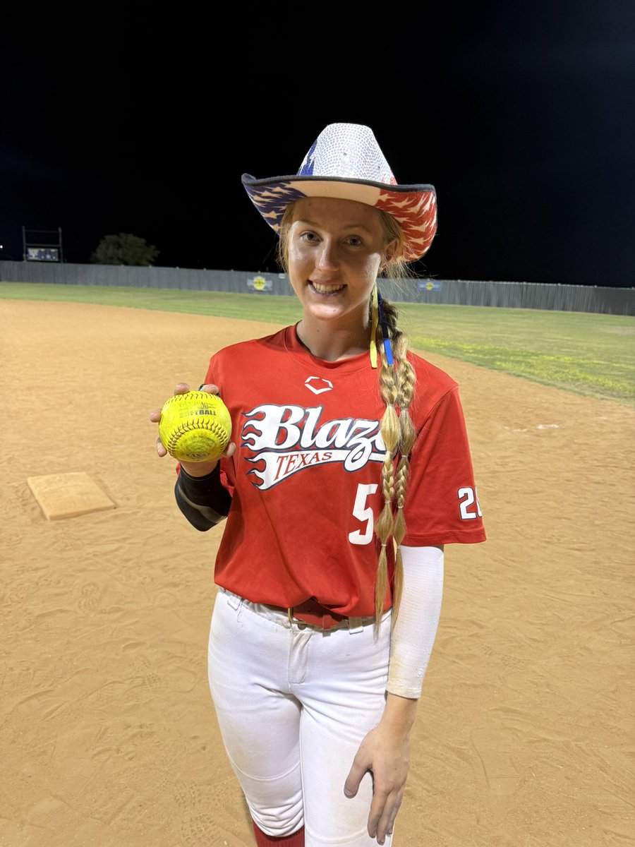 txblazeatxnat's tweet photo. 💣💣💣 2027s Winter Callahan &amp; Chloe Clark hit their second bombs of the weekend and 2028 Laynee Bretey added a laser over the fence as well today!  Keep it up ladies!!!💣💣💣

@winterc2027 @ChloeClark2027 @LayneeBretey11 

@SoftballWayland @TAMUKSB @OKWUeagles_SB @StMUsoftball https://t.co/a0DJQLq81A