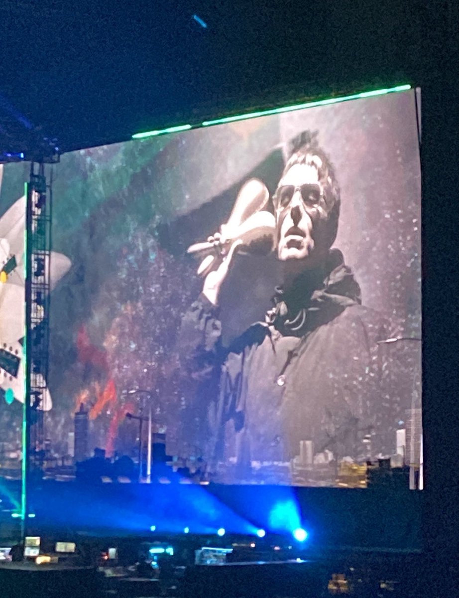 BOWS_25's tweet photo. Happy Birthday, Liam!!!
#LiamGallagher
#Oasis https://t.co/M8cRn6l7fj