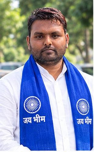 RavindraRavan79's tweet photo. 🌸 सुप्रभात 🌸
हर नई सुबह हमें बेहतर समाज के लिए कुछ अच्छा करने का अवसर देती है।
जागरूक नागरिक • मजबूत समाज • संवैधानिक सोच
आपका दिन शुभ और मंगलमय हो। 🙏

#GoodMorning #Suprabhat #संविधान #जागरूकता #समाजसेवा #AdvRavindraKumarGautam #AdvRavindraKumarGautam #LegalReels #Auraiya https://t.co/FCNN2IEVAX