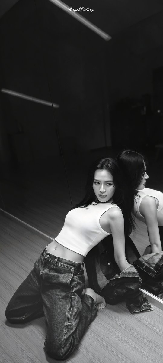 AnGelLiiiing's tweet photo. Phone wallpaper 🖤

#LinglingkwongxCalvinklein   
@CalvinKlein @linglingsirilak
#CalvinKlein #linglingkwong https://t.co/0eKTLZxSwo