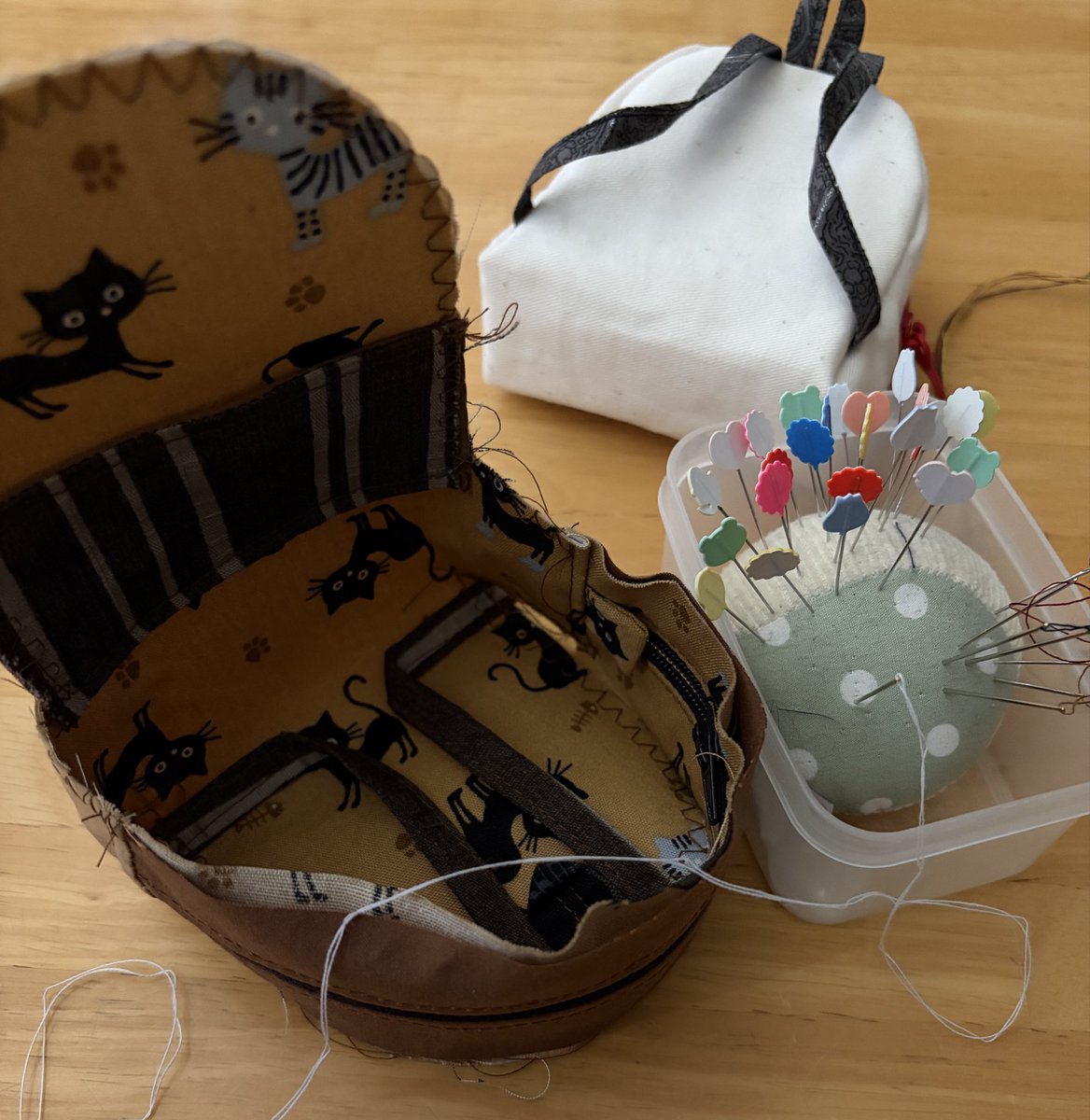 koitya's tweet photo. 工程を、もちょっと丁寧にしてみたデース。
しつけ糸召喚！
デュエルスタンバイ！ https://t.co/Mp2S7IWE1g
