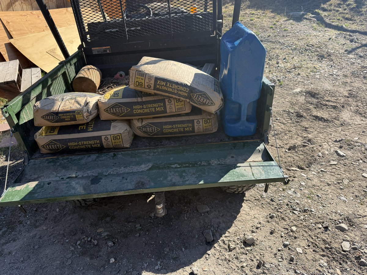 outdoorsoffgrid's tweet photo. Moving concrete today. https://t.co/fzbQ45ktWH