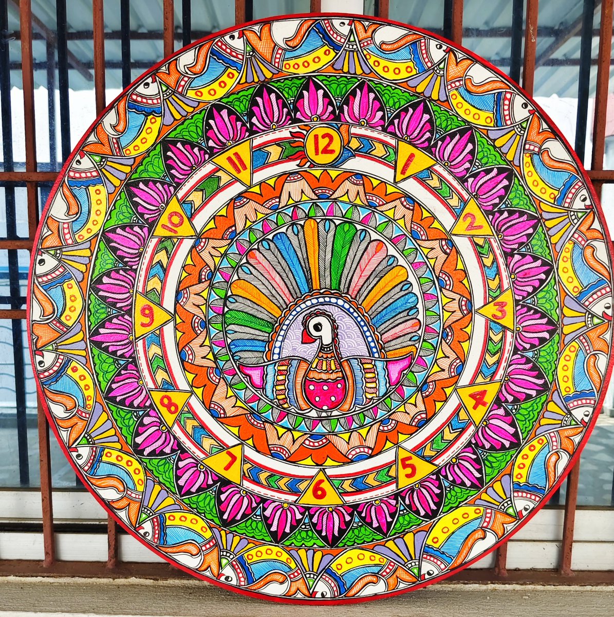 mithilakritihub's tweet photo. Watch..... as we bring this traditional mithilaart peacock motif to life with vibrant colors. Each stroke is a tribute to our heritage.
Wooden wall decor plates with mithilaart.
#walldecor #wallplatesdecor #mithilaart
#indianart #artprocess #handmadeinindia https://t.co/KgfzcvANbW