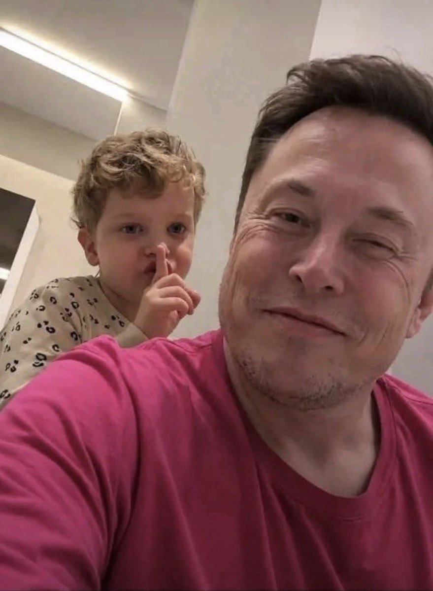 Elon45SpaceX45's tweet photo. BE HONEST!
DO YOU LOVE ELON MUSK AND HIS SON?

A: YES
B: NO https://t.co/17lbj5Sfhv