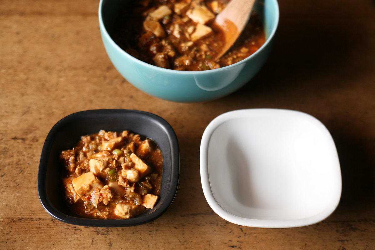 shokunincomfr's tweet photo. [Pour servir des plats depuis des plats à partager]

Grâce à l'angle du manche qui tient confortablement dans la main, vous pouvez servir en douceur dans des bols individuels sans exercer de force inutile.
https://t.co/ed1cezQaqQ https://t.co/FTIJOTLAhG