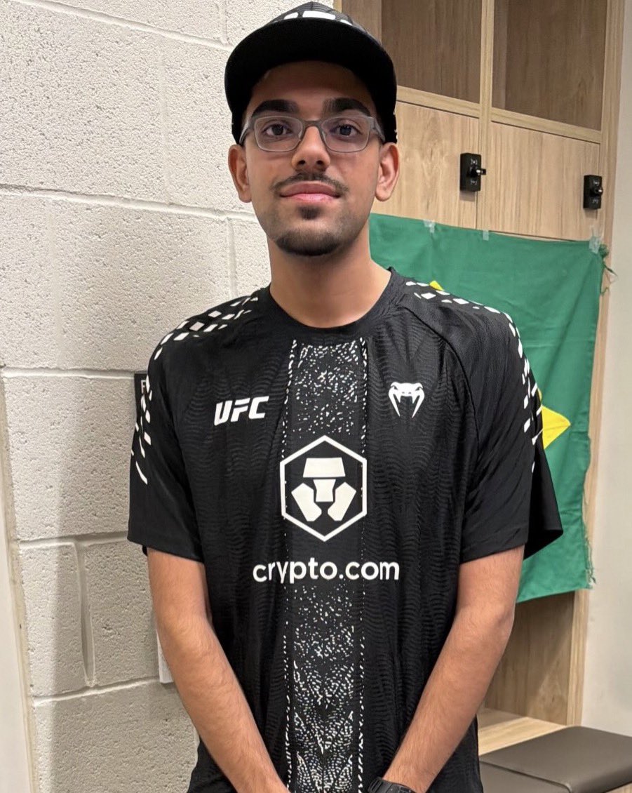 ChickenKingMMA's tweet photo. I never want to see this guy at a UFC event again https://t.co/j9KLQC6dhm