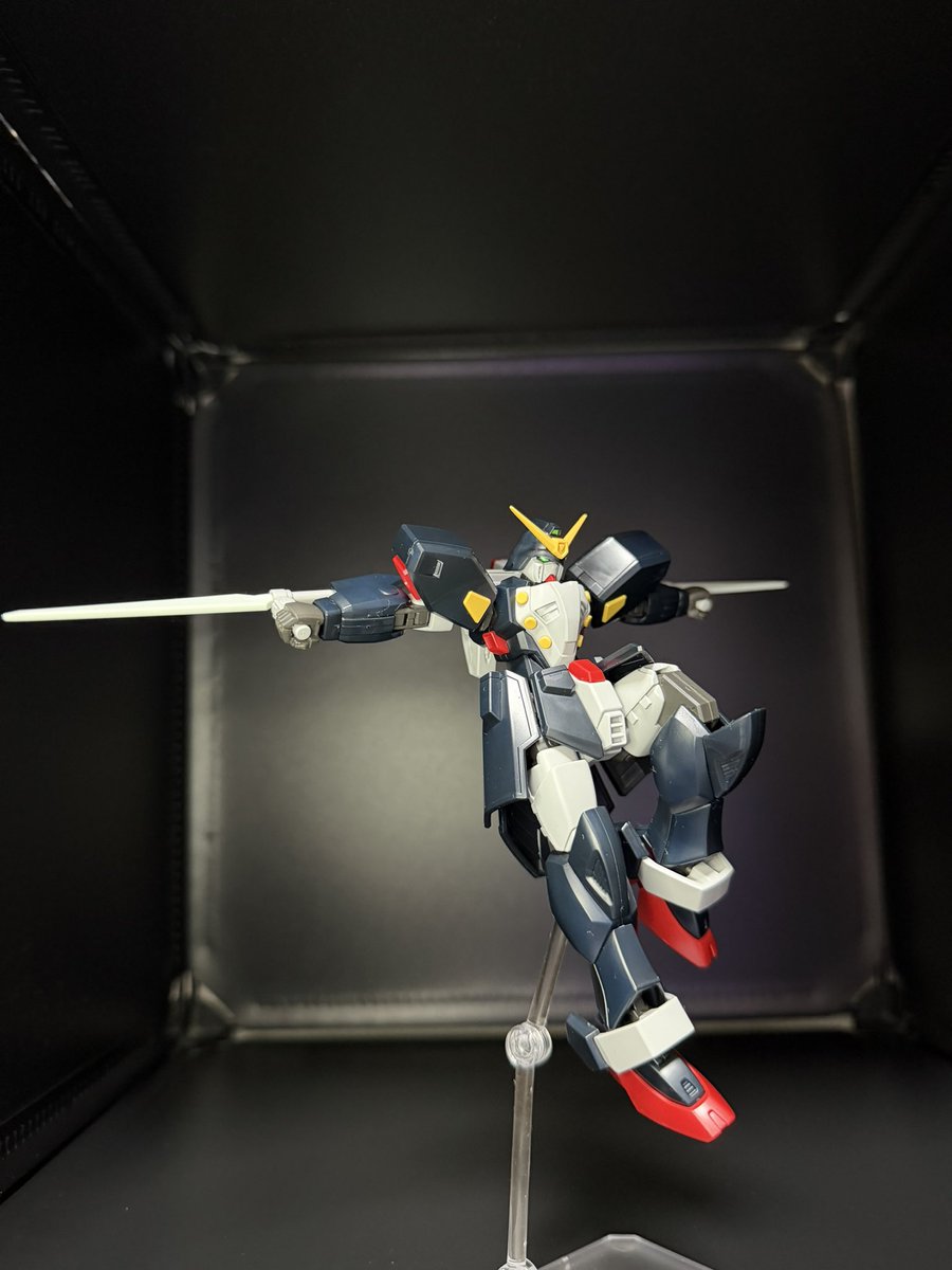 kasaomi100's tweet photo. 「人を信じる心があれば恐れることなど何もない！」
HGガンダムシュピーゲル組みました！
アンテナのシャー���化、リアスカートの黄色の塗装だけしてます！
手首パーツが持ち手(左右)・平手2��類(左右)・握り手(左右)・メッサーグランツ持ち(左右)・持ち手(右)と豊富です！
#ガンプラ https://t.co/ab9sL2JOqL