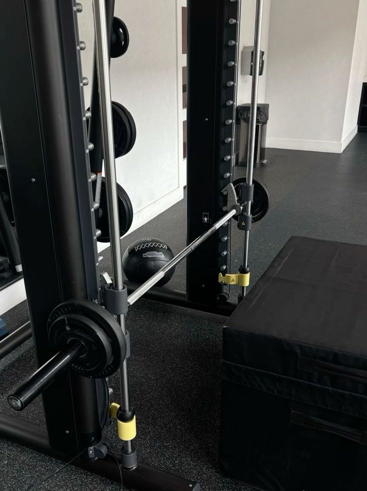 foryvermore's tweet photo. Kicking off the week right with a gym sesh. Starting strong and hopefully keeping that steady energy all week. https://t.co/wm10Ob11Wd