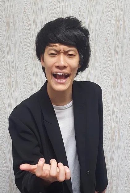 nonakao4f's tweet photo. 潔世一と粗品、同一人物説 https://t.co/30KfFhfUY9