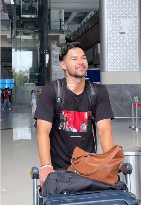 KawalPersib's tweet photo. BAD NEWS atuh kiyeumah nya😫😫😫 dari smua pemain, mamang ini yg kategorinya mengarah ke parah.. aduh lurrr, baca geura...

~Thread https://t.co/rAgVSJr8cI