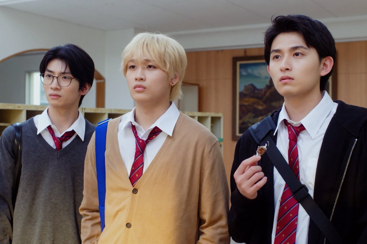 dramaDiVEP_ytv's tweet photo. ★★陽キャ集団にいる芹沢は、
　　　俺の前だと様子がおかしい★★

˗ˏˋ 🌟第𝟕話場面写真公開🌟 ˊˎ˗

放送をお楽しみに👀✊🏻

#陽キャ集団
#小泉光咲(#原因は自分にある。) #四坂亮翔
#木村魁希 #田中笑太郎(#DXTEEN) #葉山侑樹

読売テレビ ドラマDiVE枠
毎週月曜 深夜1時29分～

#PopularSerizawaActsWeirdAroundMe